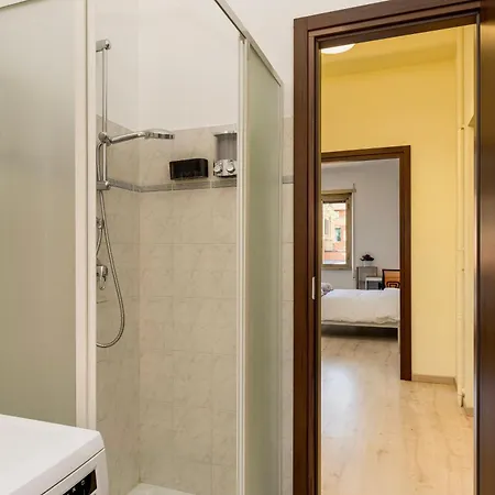 Italia Vicino Stazione Termini 民宿